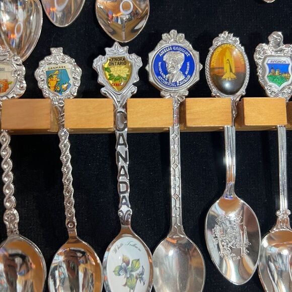 36 Spoon Glass Display Case Cabinet Holder
Rack Shadow Box 34 Spoons included - Picture 8 of 16